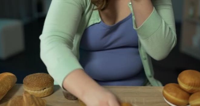 México: Los alimentos importados desde Estados Unidos, serían la principal causa de que medio millón de mujeres padezcan obesidad