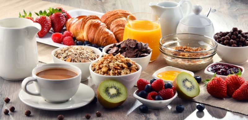 El desayuno ¿no es la comida más importante? Estudio no encuentra evidencia de que beneficie a bajar de peso