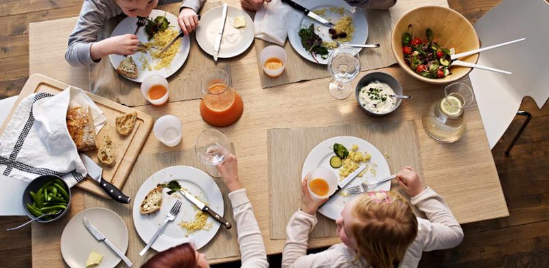 Comer tarde podría estar asociado con la obesidad