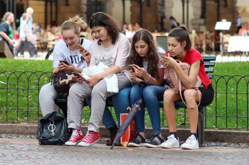 Las redes sociales aumentarían la aparición de conductas alimentarias negativas en los adolescentes
