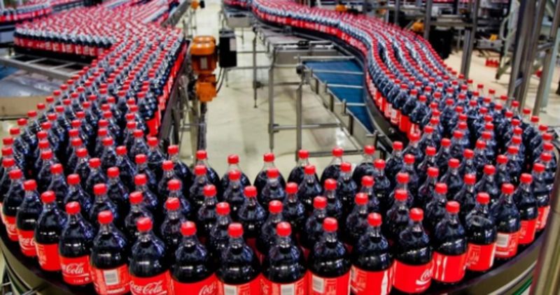 Revelan que Coca-Cola le pagó a científicos para que minimizaran la influencia de las bebidas azucaradas en la obesidad