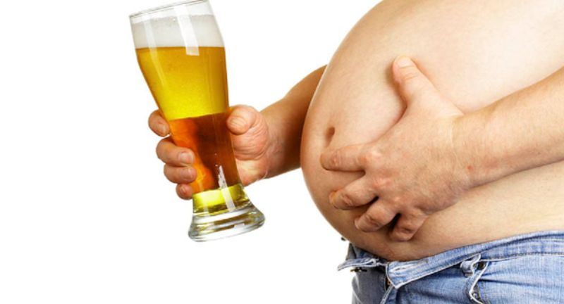 El consumo leve de alcohol también sube el riesgo de obesidad y síndrome metabólico