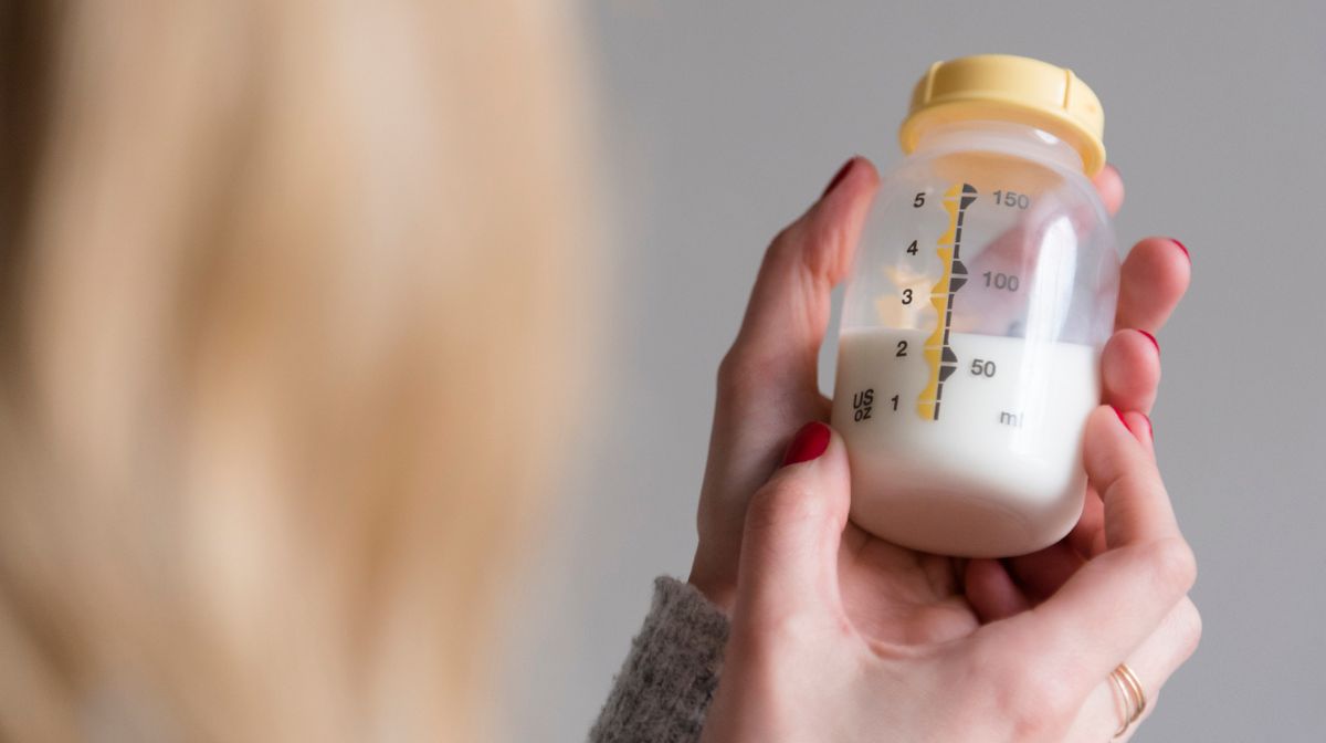 Encuentran microplásticos en la leche materna de mujeres sanas.