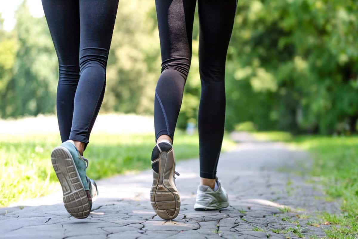 Una caminata de 20 minutos por día ayuda a la salud cardiaca, según la Asociación Americana del Corazón.